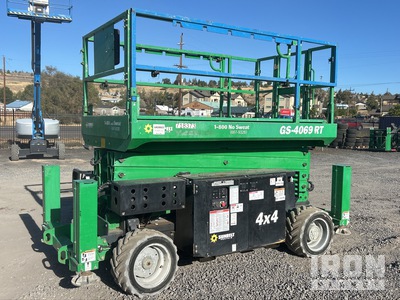 2015 Genie GS-4069RT Dual Fuel 4x4 シザーリフト