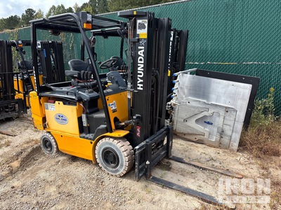 2019 Hyundai 25B-9U 4700 lb Chariot Élévateur Électrique