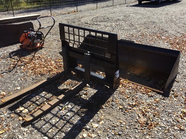 Quantity of (2) Cat Bucket & Forks