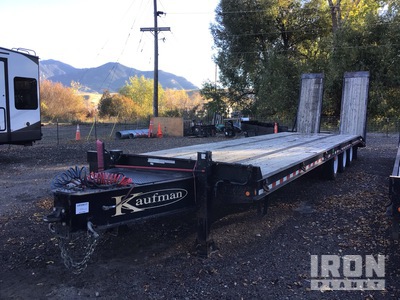 2018 Kaufman 35 ft Tri/A Equipment Trailer
