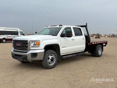 2018 GMC Sierra 3500 4x4 Crew Cab Flatbed Truck