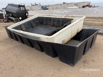 Quantity of (3) Multipurpose Containers コンテナ機械　その他