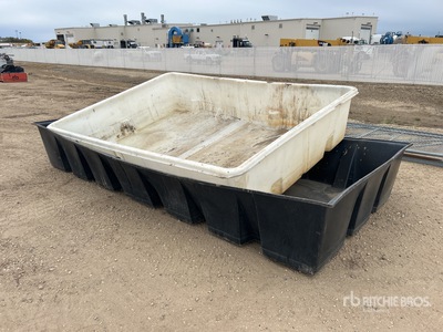 Quantity of (2) Multipurpose Containers Varios, equipamiento de contenedor