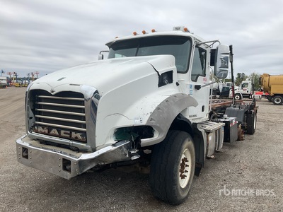 2012 Mack GU813 6x4 Roll-Off Truck