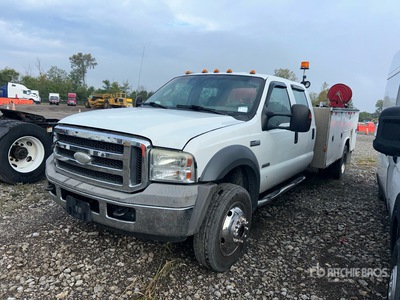 2005 Ford F-450 XLT 4x4 Crew Cab Utility Truck (Inoperable)