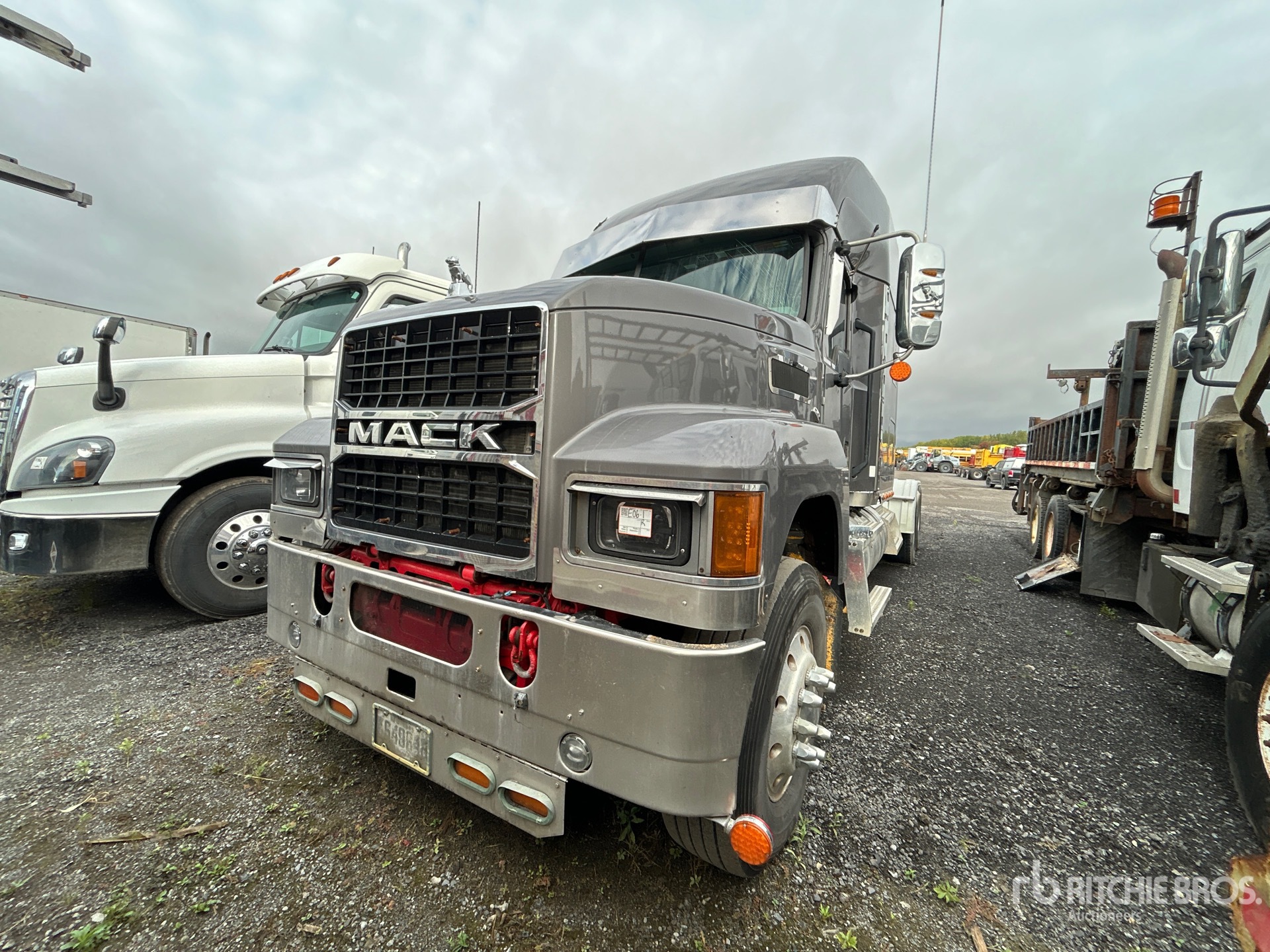 2021 Mack Pinnacle 6x4 T/A Sleeper Truck Tractor