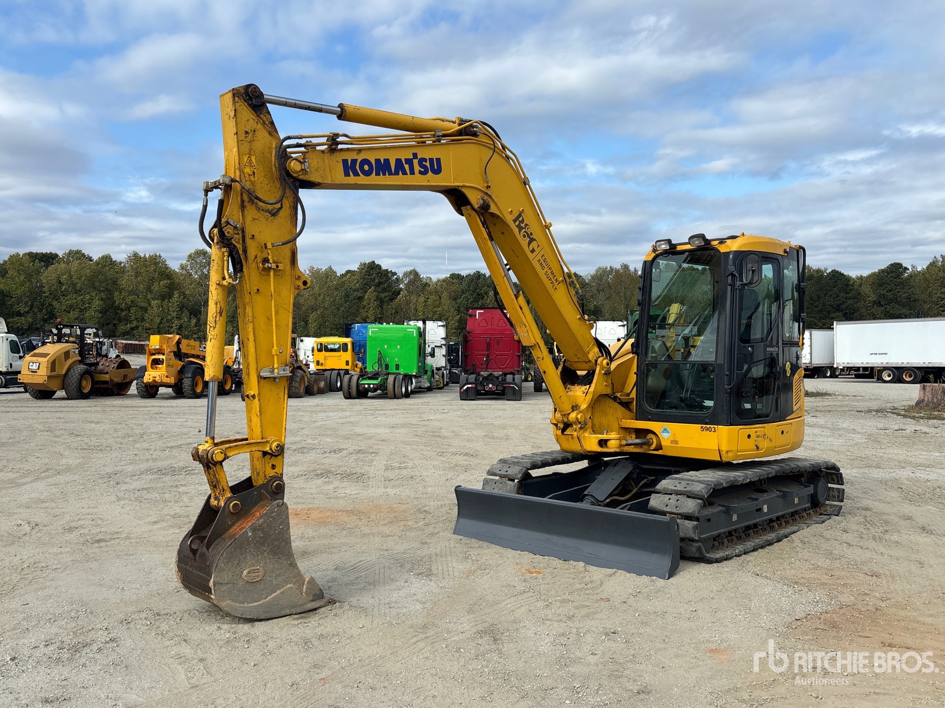 2021 Komatsu PC88MR-10 حفارة بجنزير