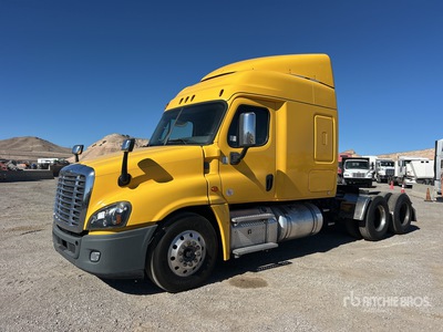 2019 Freightliner Cascadia 125 6x4 T/A Sleeper Truck Tractor