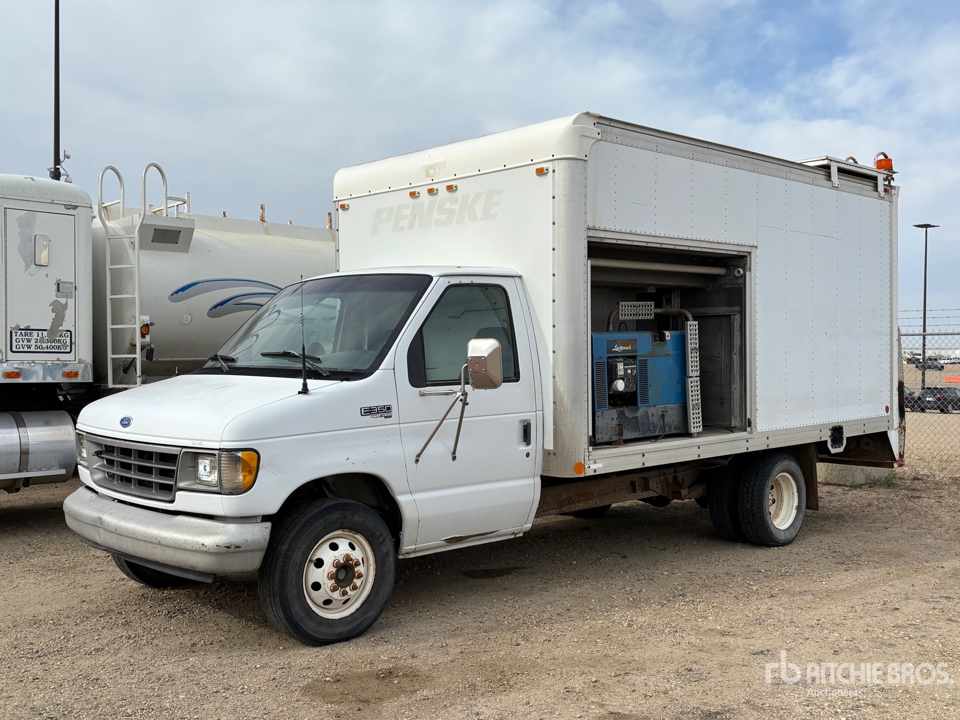 1995 Ford E350 Van Truck