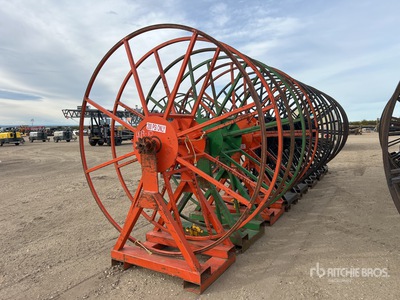 Quantity of (8) 8 ft Hose Reels Varios, tienda, almacen, consumidor