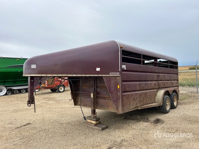 1996 Goertzen 16 ft T/A Horse Trailer