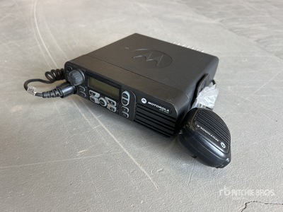 Quantity of (8) Motorola XPR4550 UHF Radios