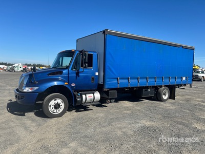 2019 International 4300LP 4x2 Curtain side