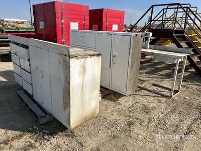 Quantity of (2) Metal Cabinets Varios, tienda, almacen, consumidor