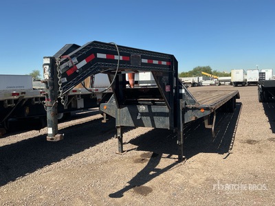 2013 PJ 40 ft T/A Gooseneck Equipment Trailer