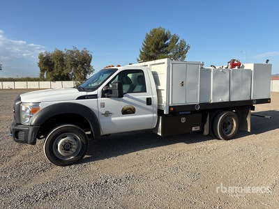 2015 Ford F-550 4x4 Ciężarówka do przewozu paliwa i oleju