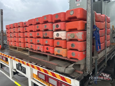 Quantity of (2) Pallets of Temporary Bases Clôture