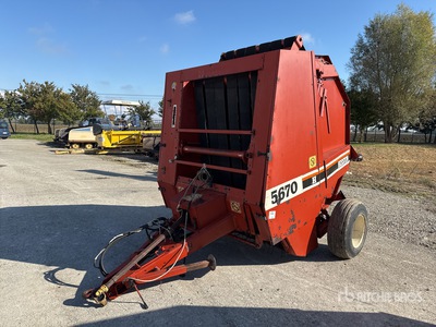 Hesston S670 Round Baler
