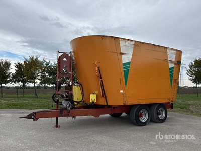 2011 California MC35 Feed Wagon