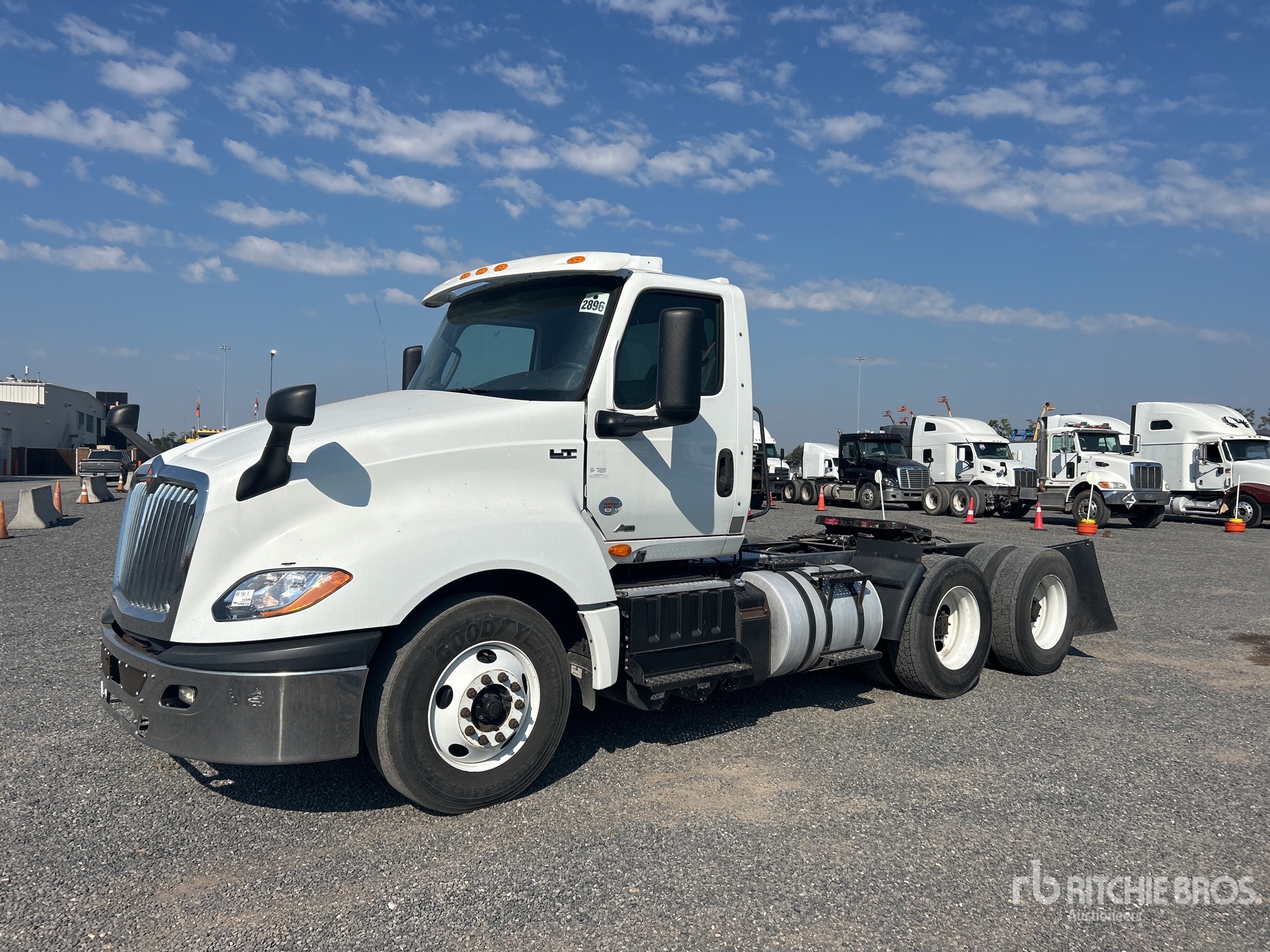 2018 International LT625 6x4 Cabina per trattore stradale