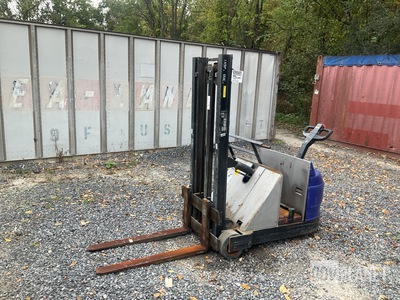 Blue Giant BGL22-118 Electric Stacker