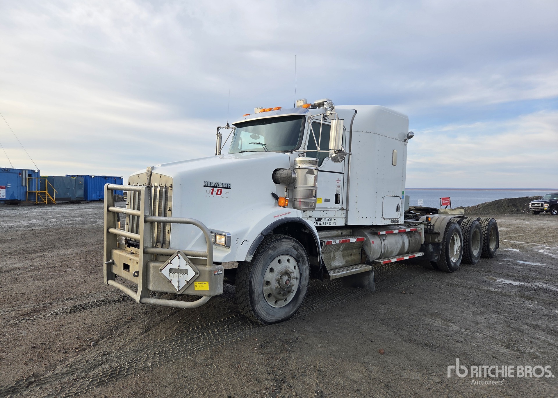 2009 Kenworth T800 8x6 Sleeper Truck Tractor
