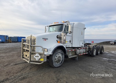 2009 Kenworth T800 8x6 Ciągnik siodłowy z kabiną sypialną Tri/A