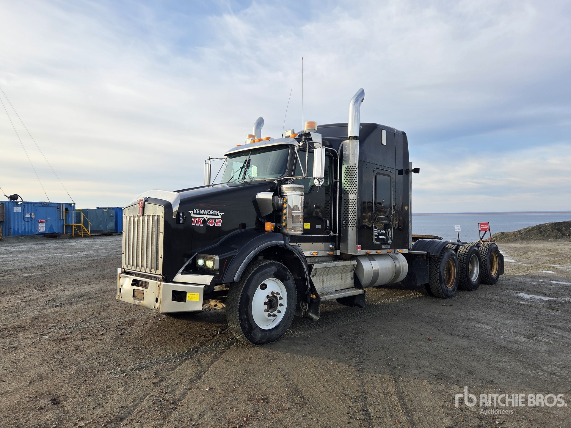2009 Kenworth T800 8x6 Sleeper Truck Tractor