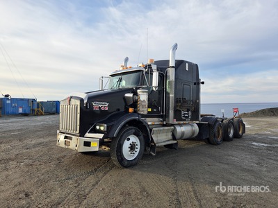 2009 Kenworth T800 8x6 Ciągnik siodłowy z kabiną sypialną Tri/A