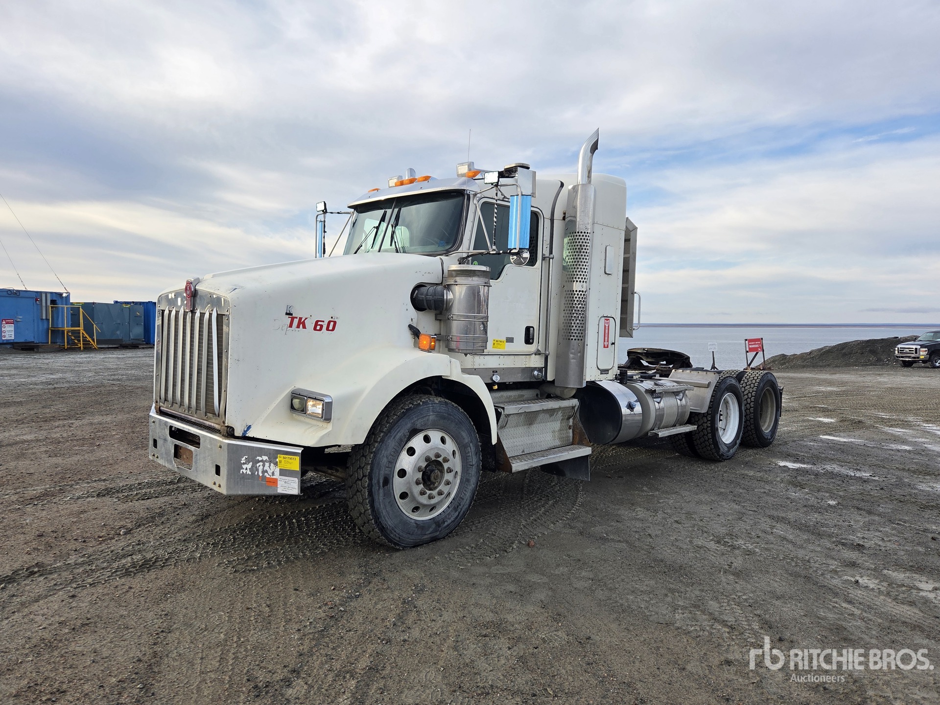 2016 Kenworth T800 6x4 Sleeper Truck Tractor