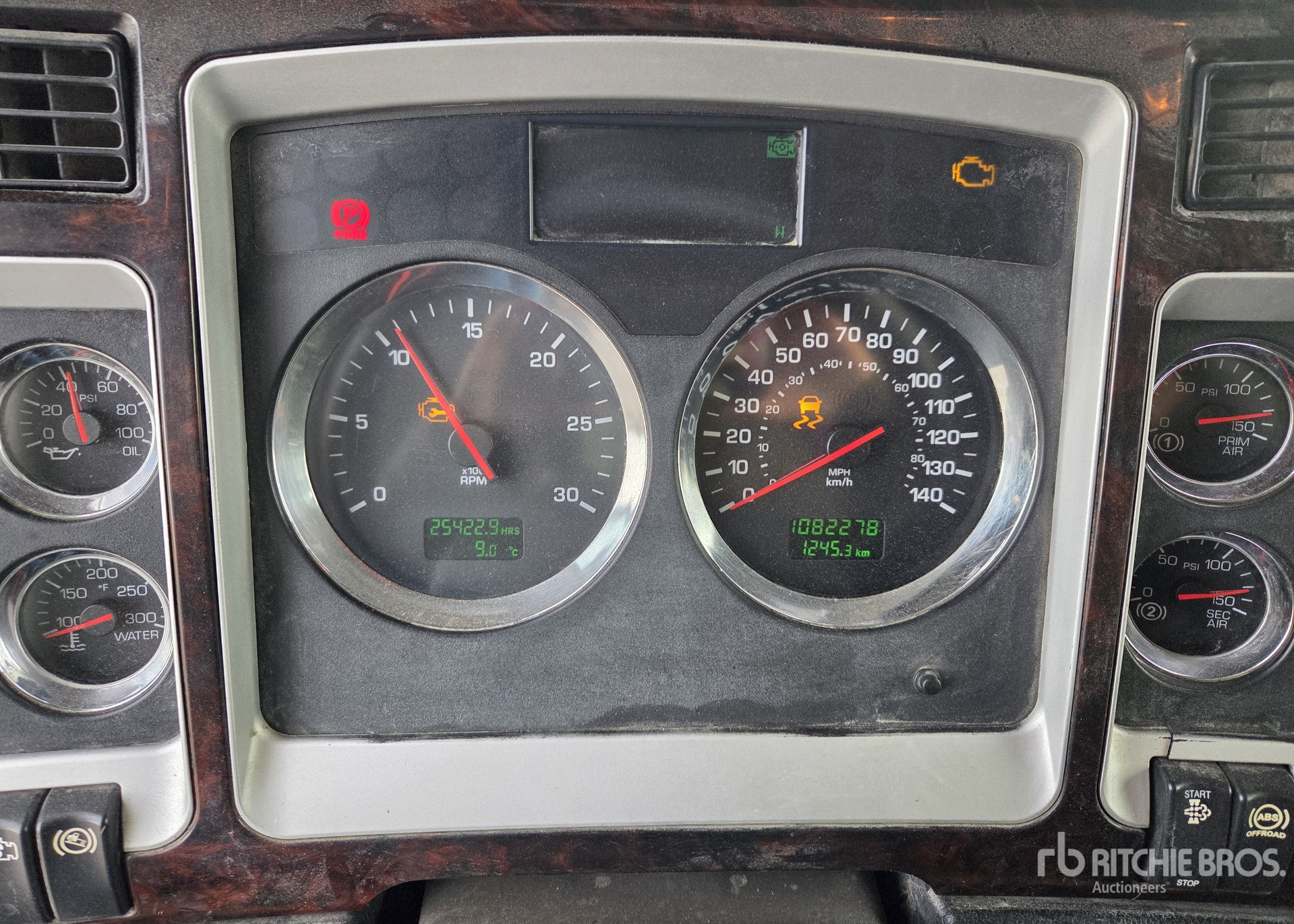 2014 Kenworth T800 6x4 T/A Sleeper Truck Tractor