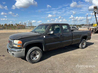 2005 GMC Sierra 2500 4x2 Extended Cab Pickup