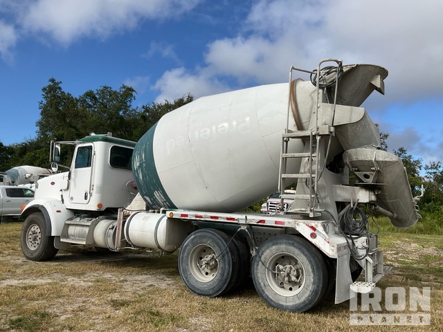 CAMIóN REVOLVEDOR 2015 PETERBILT SCHWING 10.5 CYD