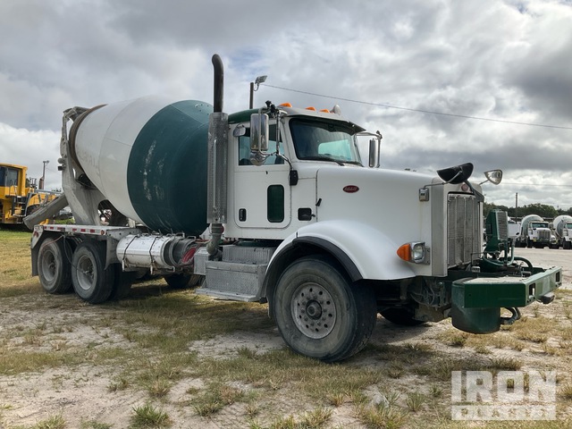 CAMIóN REVOLVEDOR 2015 PETERBILT SCHWING 10.5 CYD