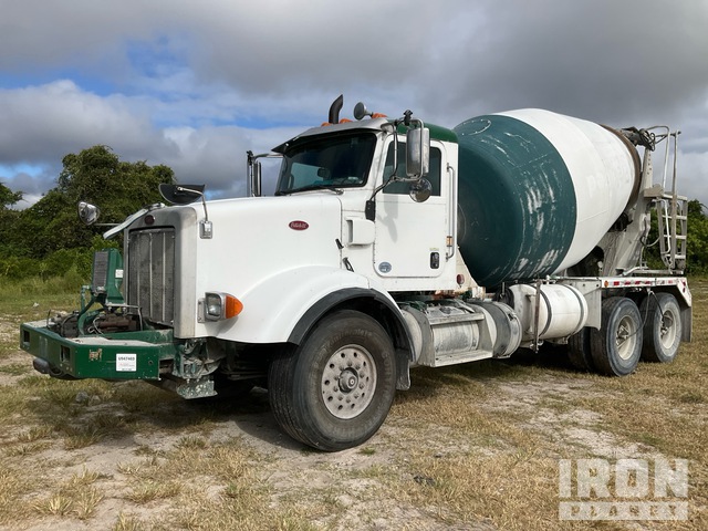 CAMIóN REVOLVEDOR 2015 PETERBILT SCHWING 10.5 CYD