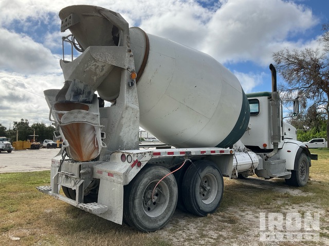 CAMIóN REVOLVEDOR 2015 PETERBILT SCHWING 10.5 CYD