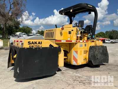 2015 Sakai GW750-2 7 Wheel Pneumatic Roller
