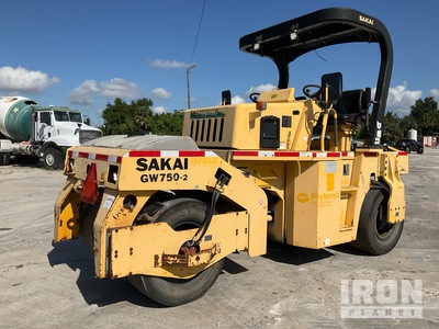 2015 Sakai GW750-2 7 Wheel Pneumatic Roller