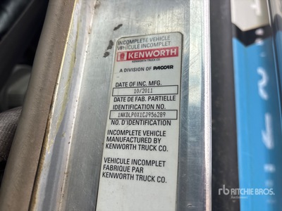 2012 Kenworth T800 6x4 Sleeper Wywrotka T/A