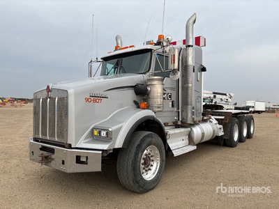 2009 Kenworth T800 8x6 Tri/A Sleeper Truck Tractor