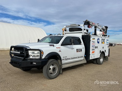 2022 Ram 5500HD SLT 4x4 Crew Cab Ciężarówka serwisowa