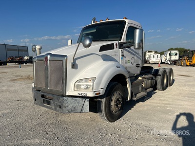 2019 Kenworth T880 6x4 T/A Day Cab Truck Tractor