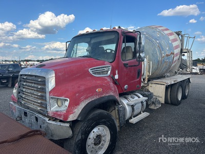 2014 Freightliner 114 SD 6x4 شاحنة خلاط