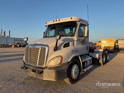 2014 Freightliner Cascadia 113 6x4 T/A Day Cab Truck Tractor