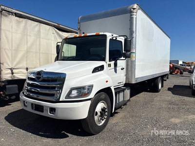 2020 Hino 268A 4x2 شاحنة فان