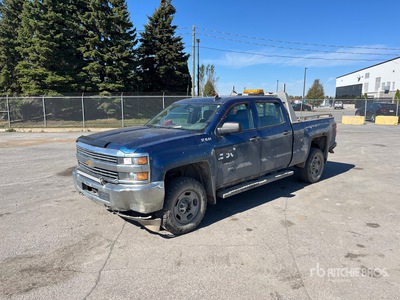 2015 Chevrolet Silverado 2500 4x4 Crew Cab Pickup