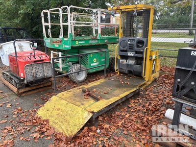 Yale OS030EAN24TE089 3000 lb Chariot à poste de conduite élevable (Inoperable)