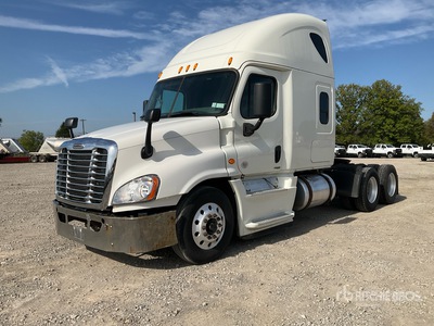 2015 Freightliner Cascadia 125 6x4 Ciągnik siodłowy T/A z kabiną sypialną