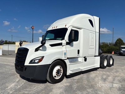 2022 Freightliner Cascadia 126 6x4 T/A Sleeper Truck Tractor
