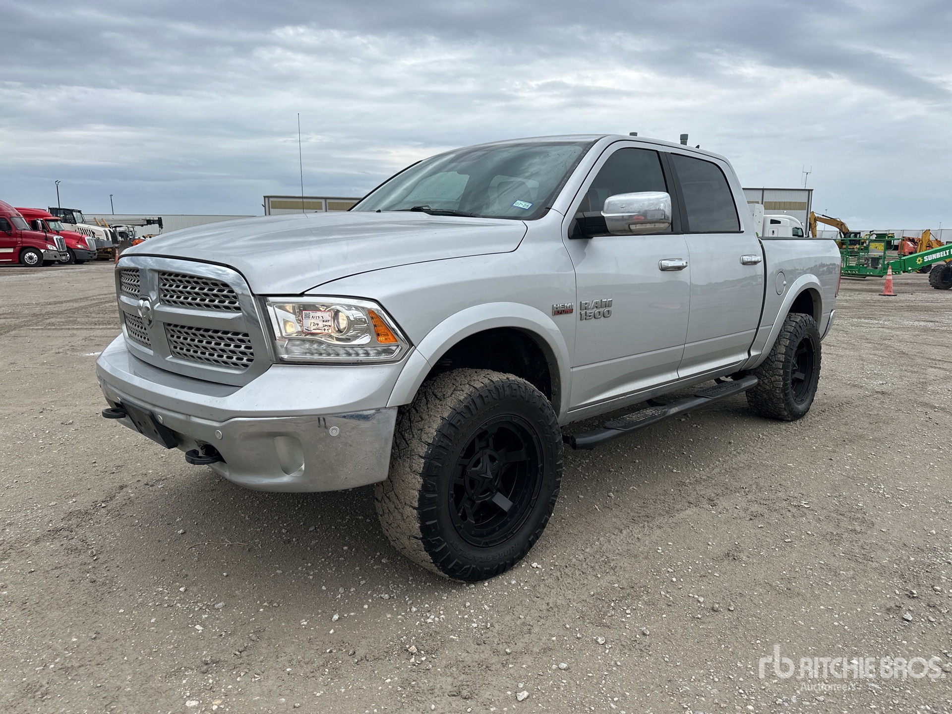 2017 Ram 1500 Laramie 4x4 Crew Cab Pickup